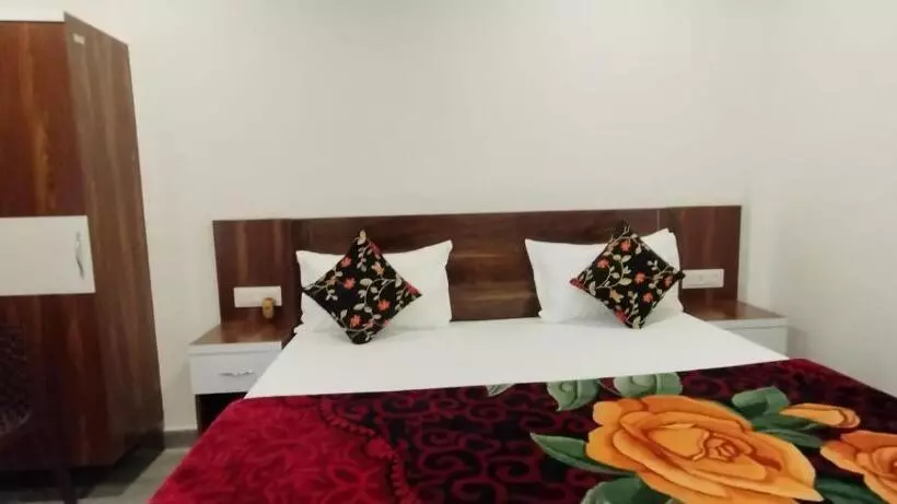 ホテル The Nirmala Palace
