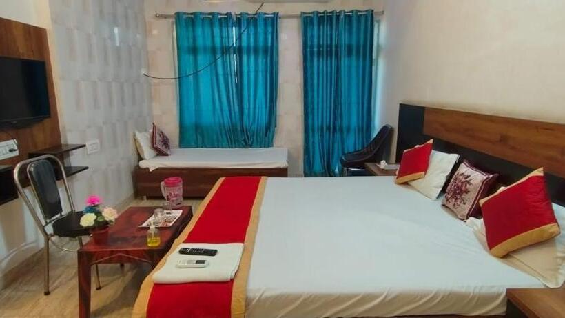 Hotel The Nirmala Palace