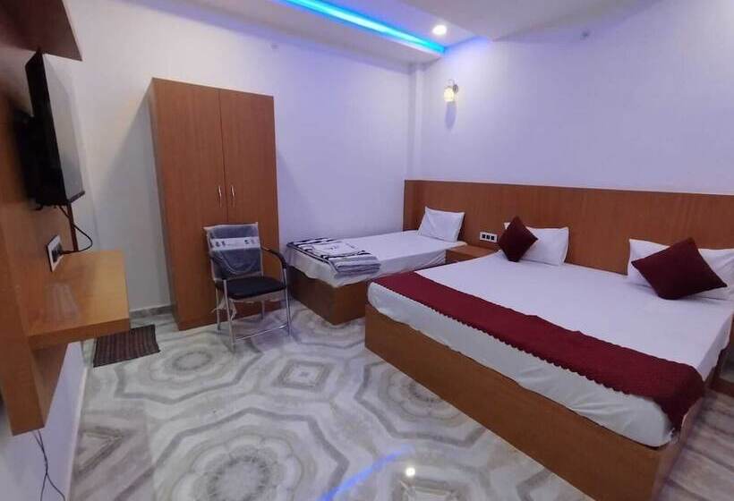 Hotel The Nirmala Palace