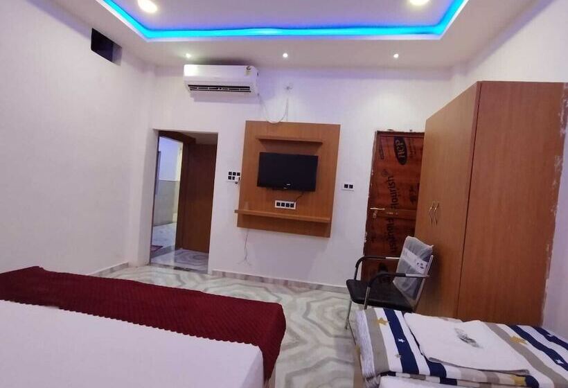 Hotel The Nirmala Palace