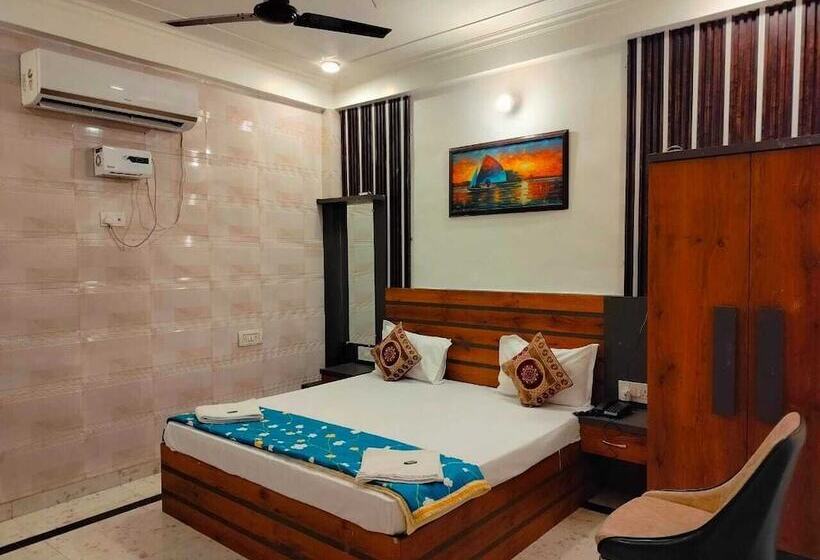 Hotel The Nirmala Palace