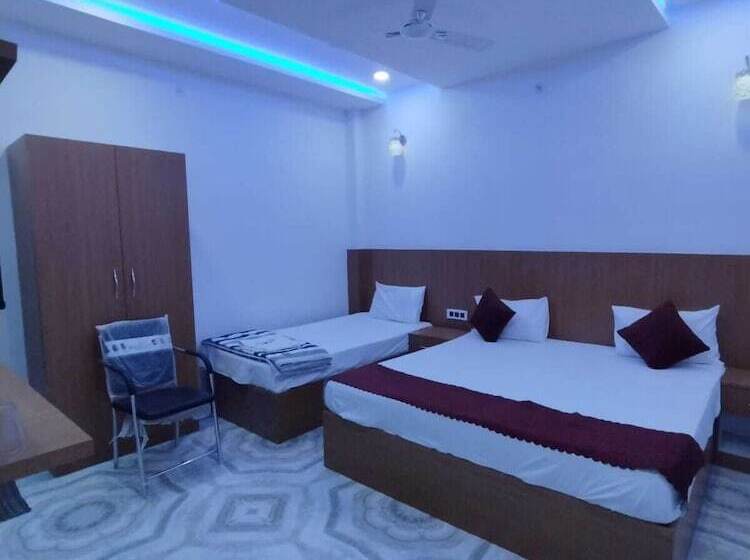 Hotel The Nirmala Palace