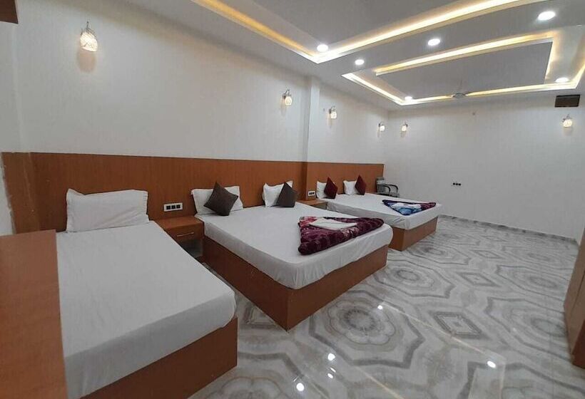 Hotel The Nirmala Palace