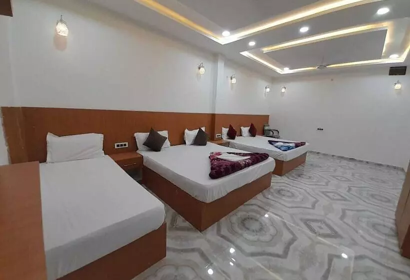 ホテル The Nirmala Palace