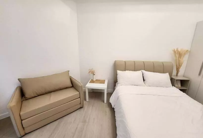 Minimalist Condo In Azure North