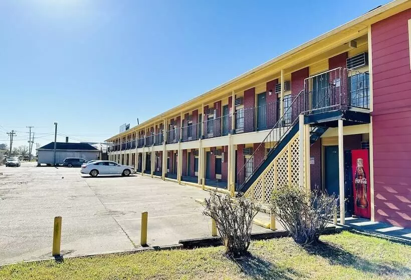 モーテル Economy Inn