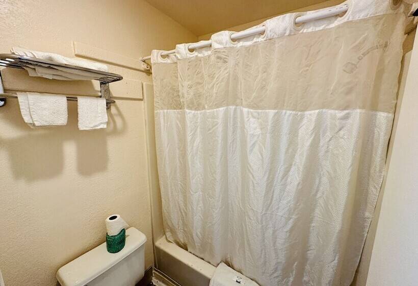 مُتل Economy Inn