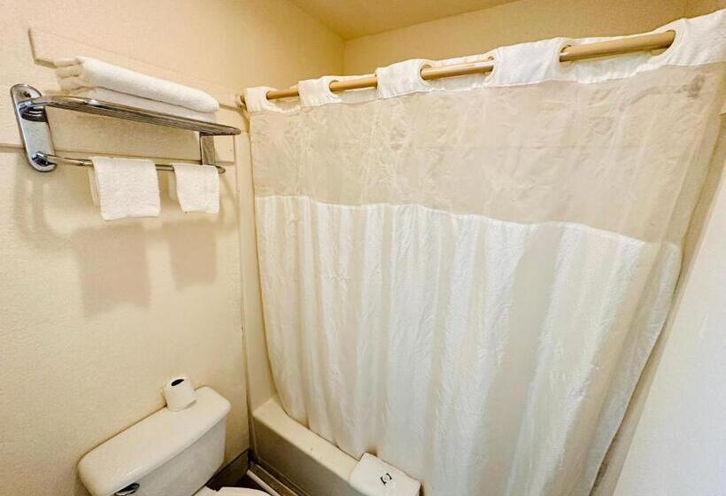 مُتل Economy Inn