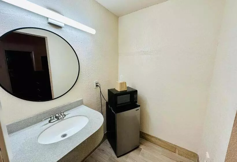 モーテル Economy Inn