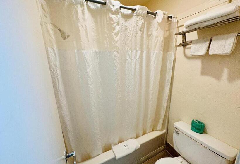 مُتل Economy Inn