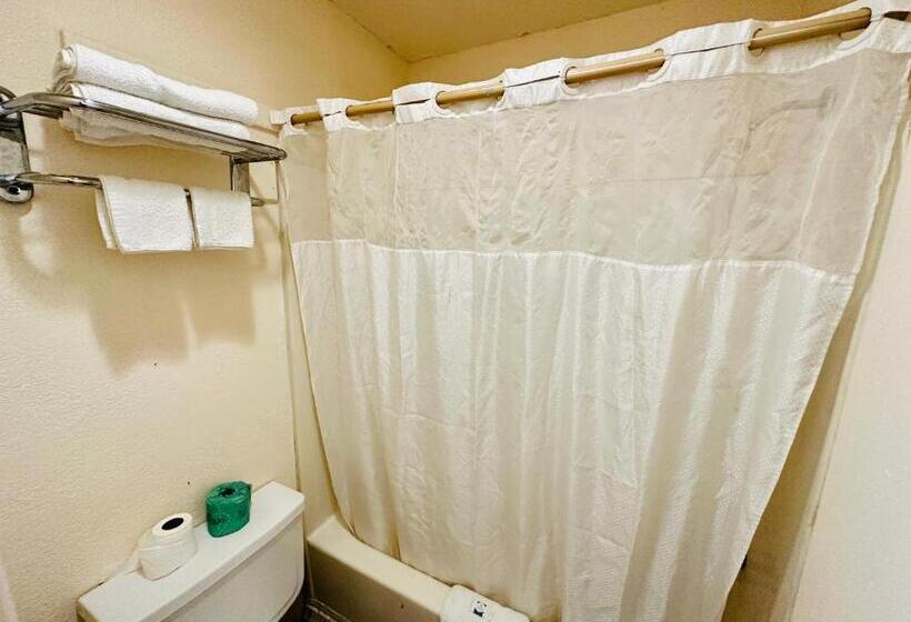 مُتل Economy Inn