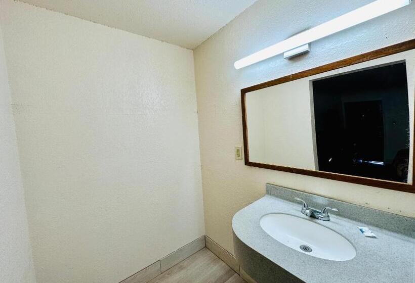 مُتل Economy Inn