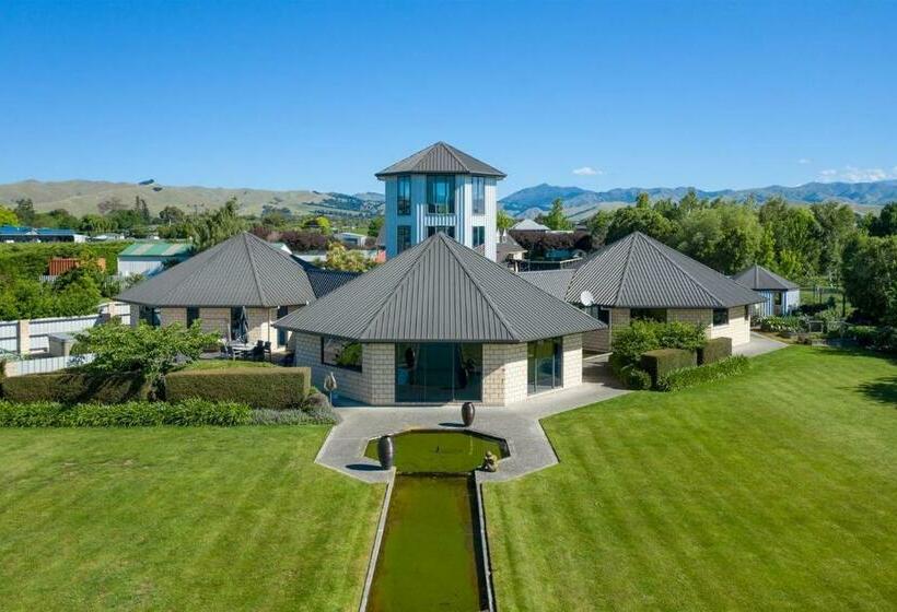 פנסיון Battys Road Lodge