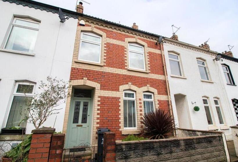 Pensiune Burnaby S Home, By Home Host, Free On Street Parking