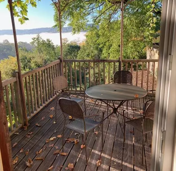 Majatalo Mas Del Lum