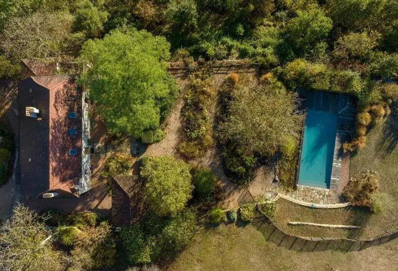 Majatalo Mas Del Lum