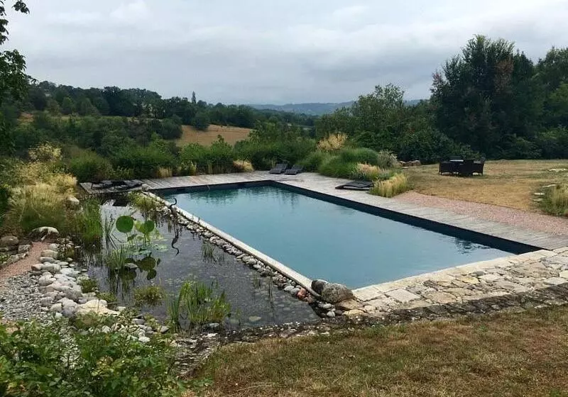 Majatalo Mas Del Lum