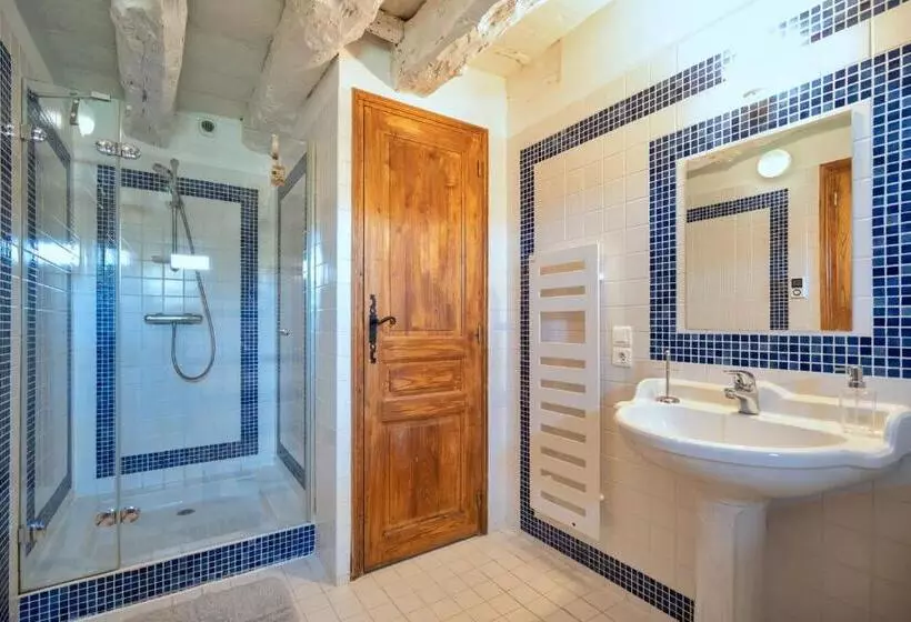 Majatalo Mas Del Lum