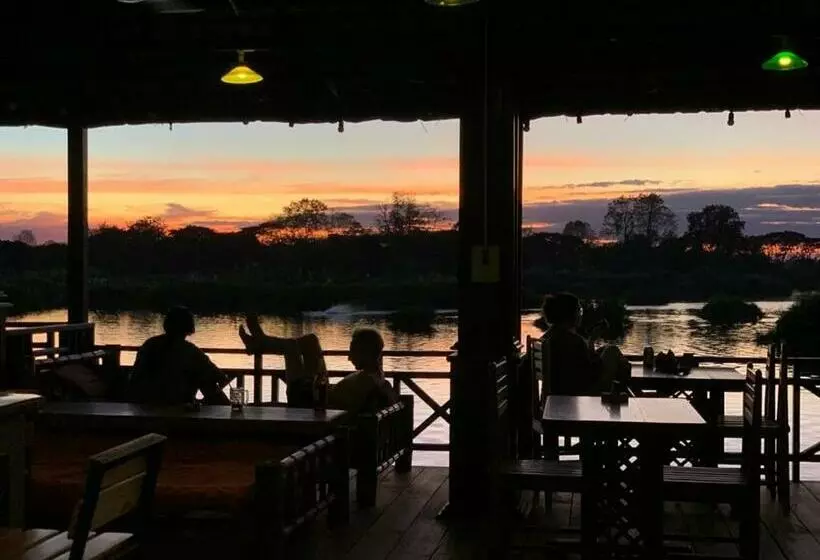 ペンション Ois Place   Sunset Side