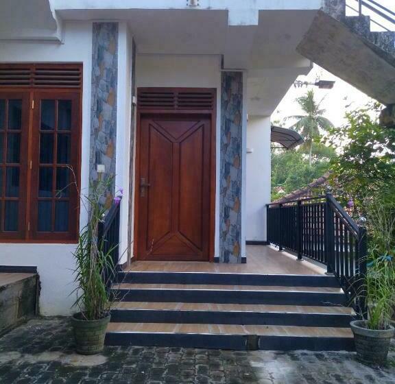 Majatalo Way To Beach