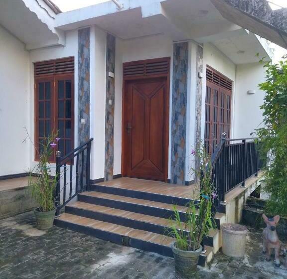 Majatalo Way To Beach