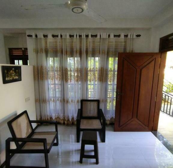 Majatalo Way To Beach