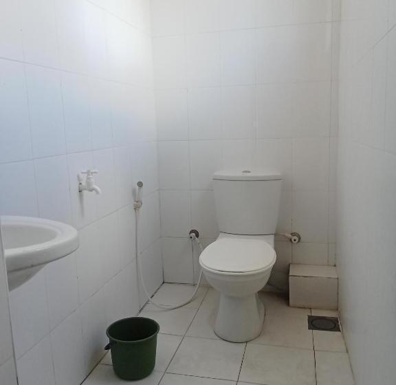 פנסיון Yunal Inn