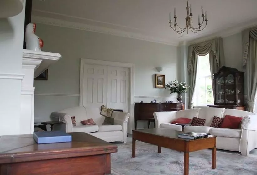 مبيت وإفطار Austons Down