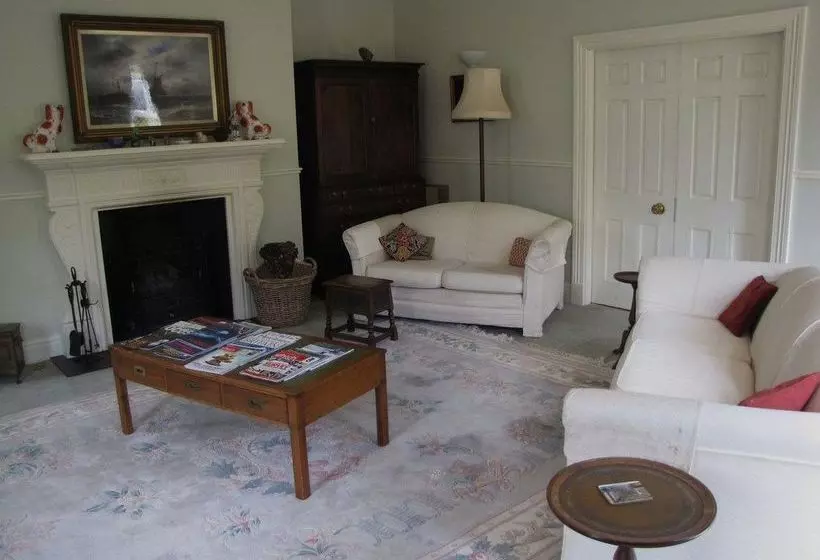 مبيت وإفطار Austons Down