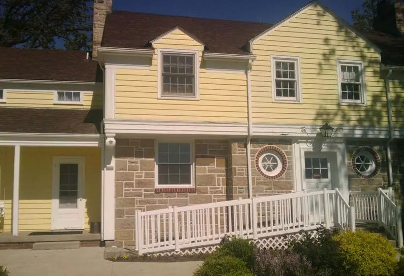 مبيت وإفطار Hideaway Country Inn