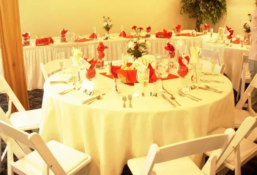 مبيت وإفطار Hideaway Country Inn