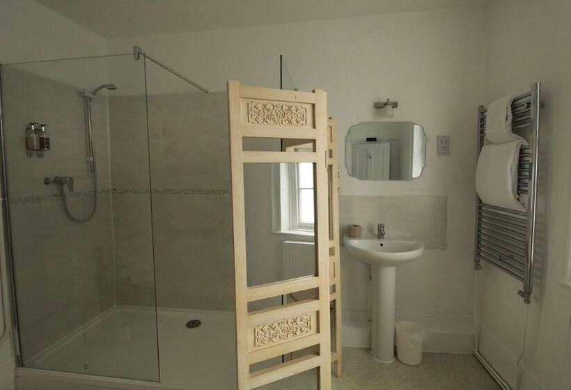 مبيت وإفطار Kings Head Inn