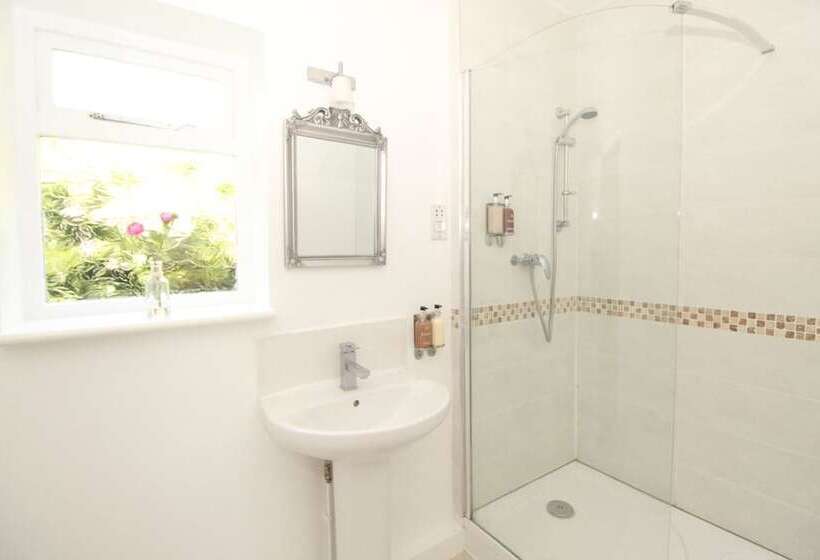 مبيت وإفطار Kings Head Inn