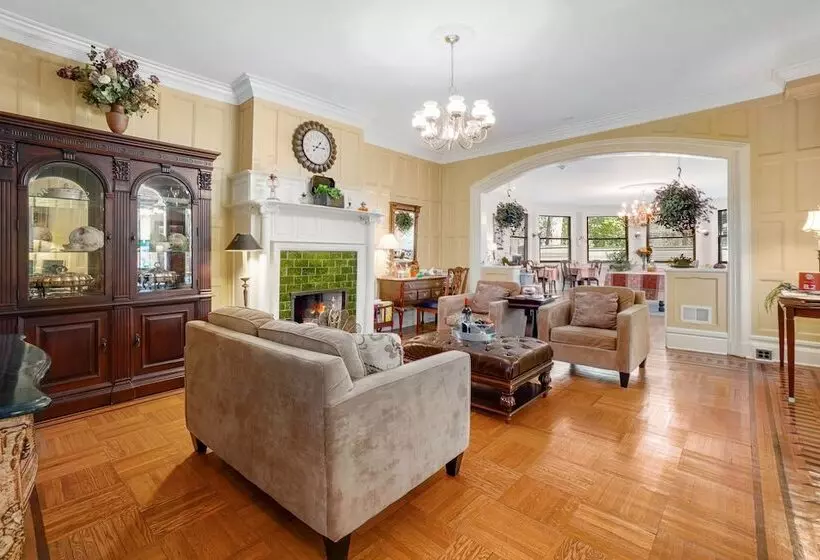 Bed and Breakfast Debary Inn