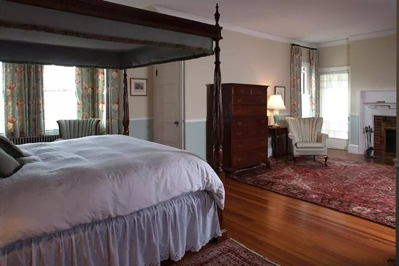 ベッドアンドブレックファースト The Manor Inn