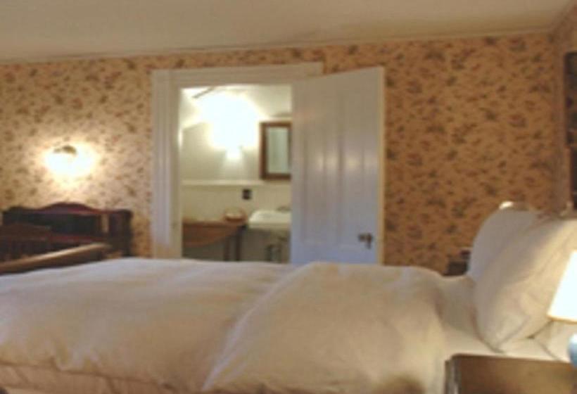 مبيت وإفطار The Manor Inn