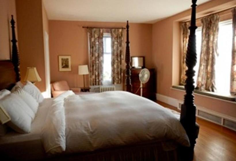 مبيت وإفطار The Manor Inn