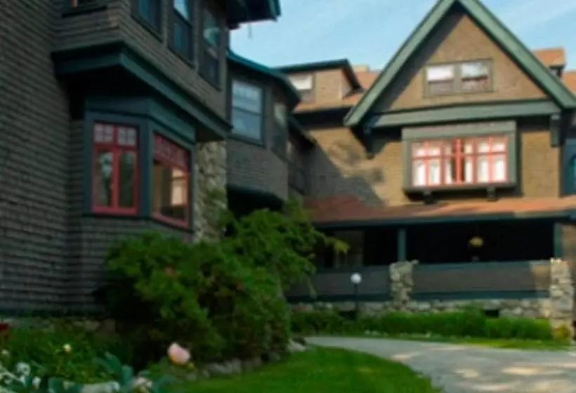 ベッドアンドブレックファースト The Manor Inn