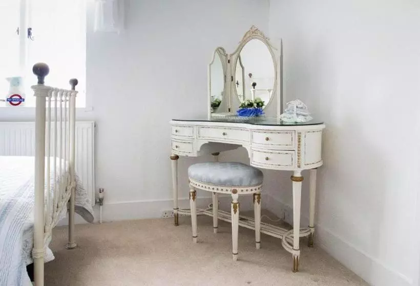 Flint Cottage Bed And Breakfast