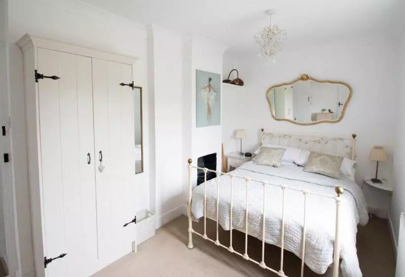 Flint Cottage Bed And Breakfast