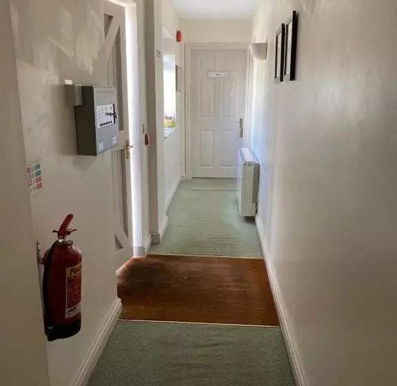 Отель The Horse And Jockey