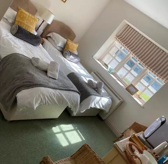 Отель The Horse And Jockey