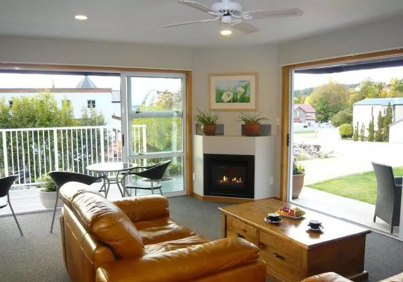 호텔 Lake Wanaka Lodge