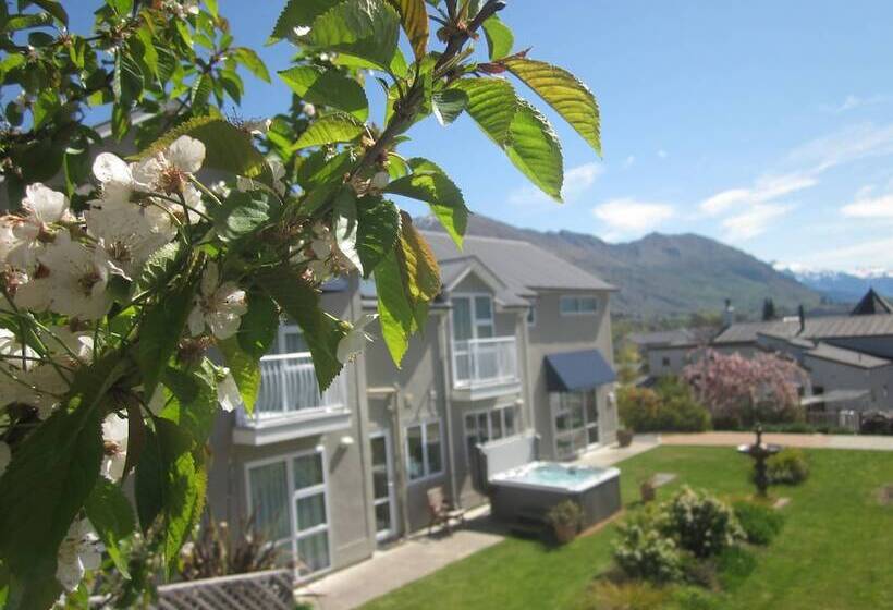 فندق Lake Wanaka Lodge