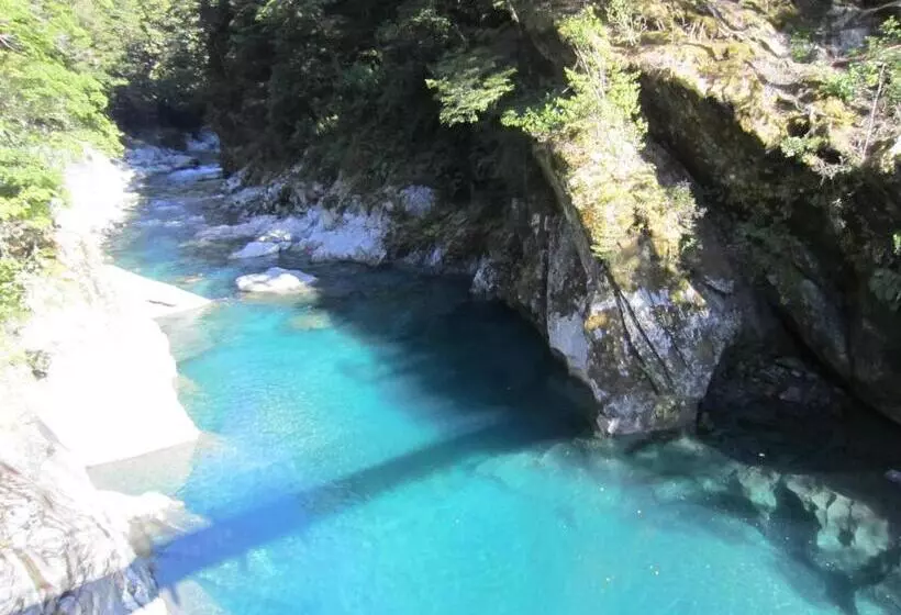 호텔 Lake Wanaka Lodge