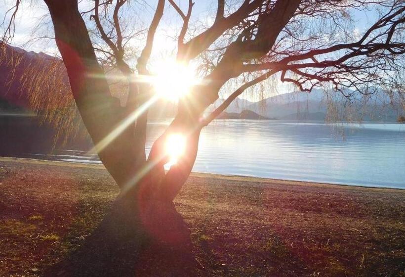 فندق Lake Wanaka Lodge