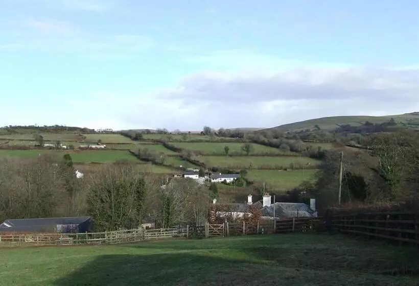 Отель The Mary Tavy Inn