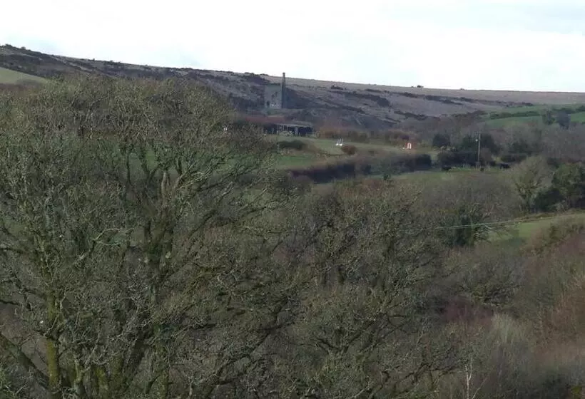 Отель The Mary Tavy Inn