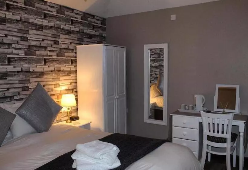 Отель The Mary Tavy Inn