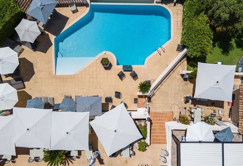 هتل Perla Riviera